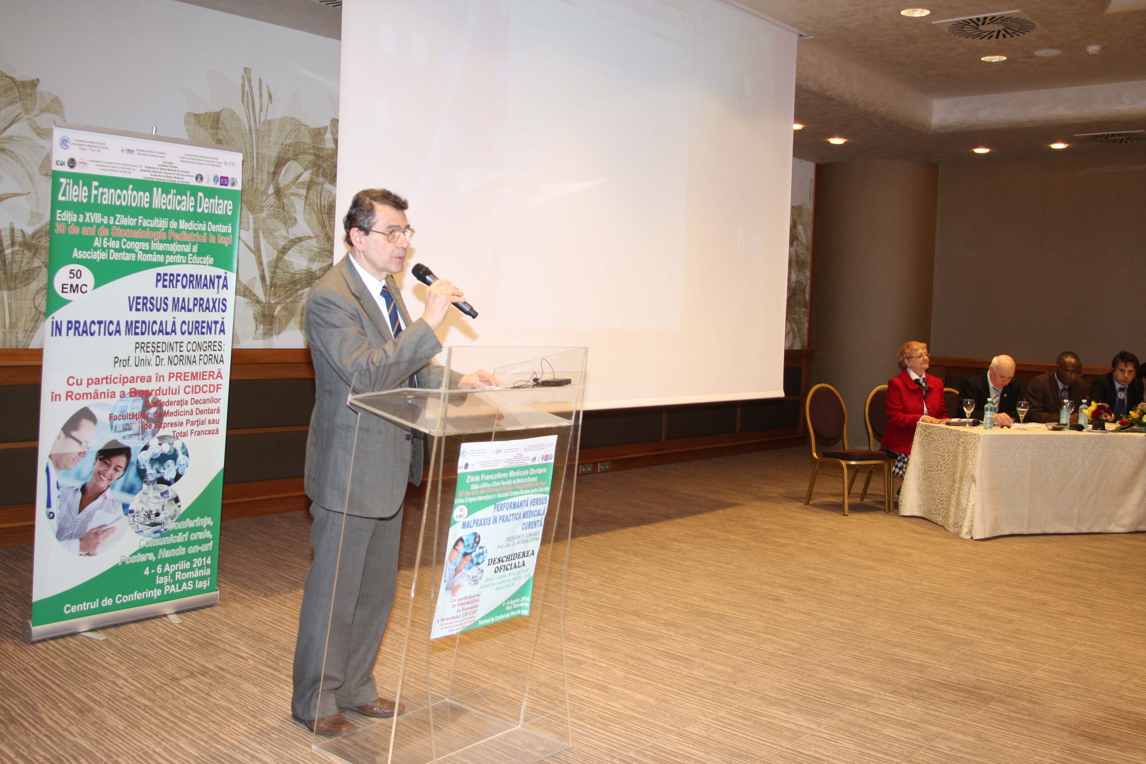 Editia a XVIII-a a Zilelor Facultatii de Medicina Dentara Iasi 2014. Al VI-lea Congres International al Asociatiei Dentare Romana pentru Educatie — imagine 225