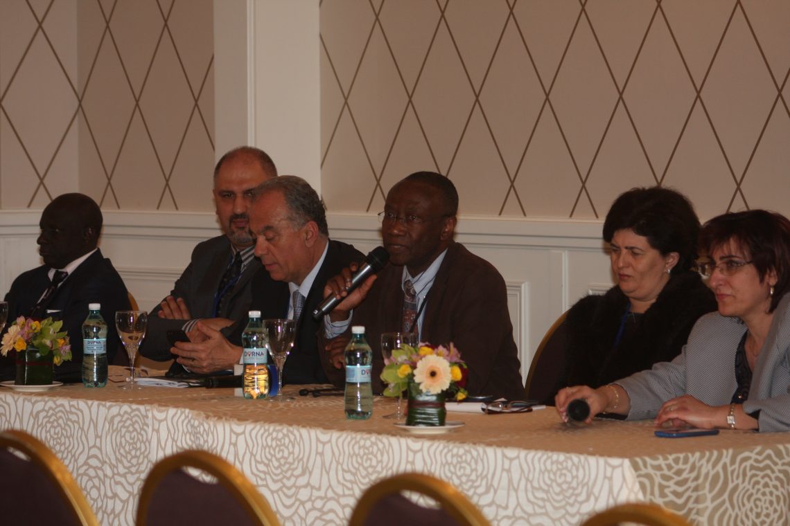 Editia a XVIII-a a Zilelor Facultatii de Medicina Dentara Iasi 2014. Al VI-lea Congres International al Asociatiei Dentare Romana pentru Educatie — imagine 252