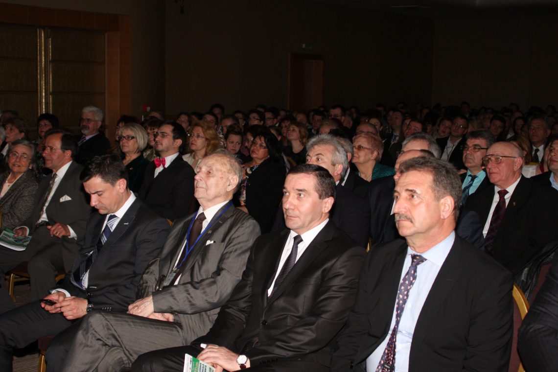 Editia a XVIII-a a Zilelor Facultatii de Medicina Dentara Iasi 2014. Al VI-lea Congres International al Asociatiei Dentare Romana pentru Educatie — imagine 280